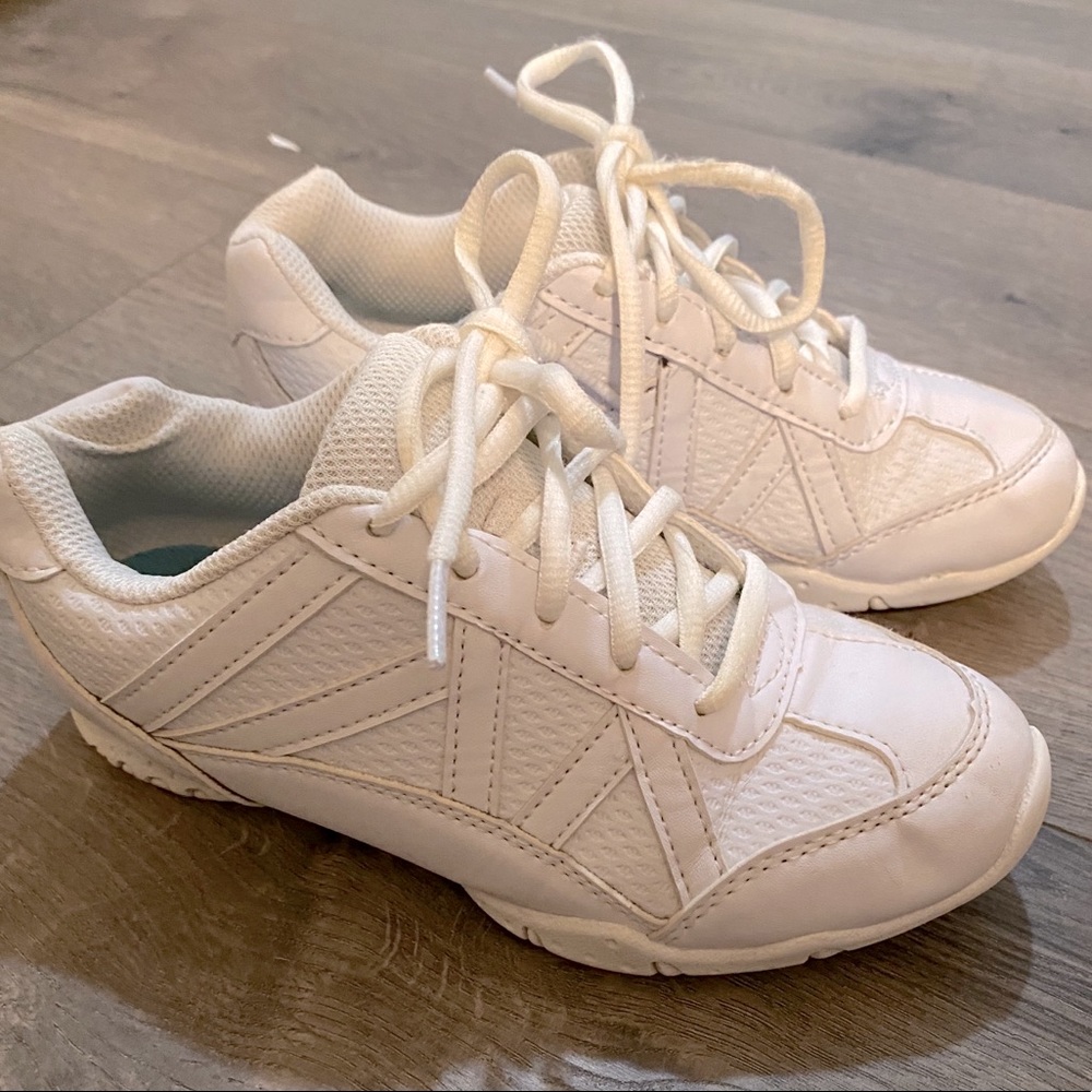 SmartFIT girls cheer shoes